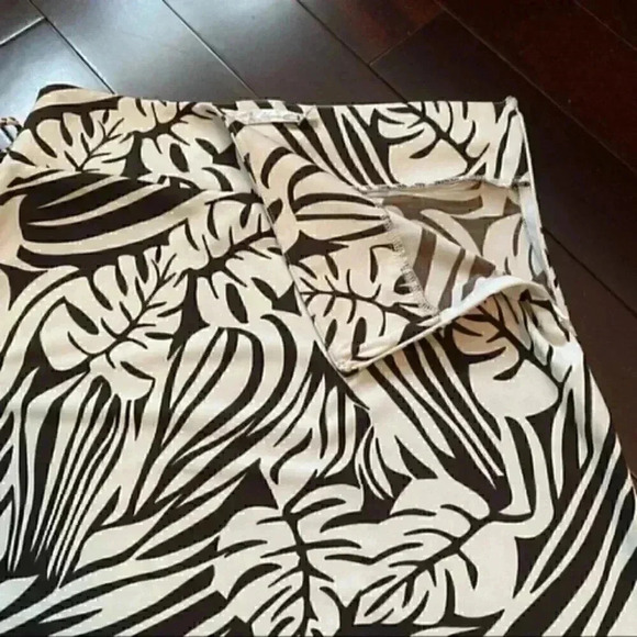 Dynamite A-Line Skirt Cream & Brown Palm Print Flowy Size 2 - Picture 7 of 15
